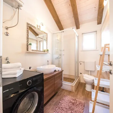 Ellu Apartment