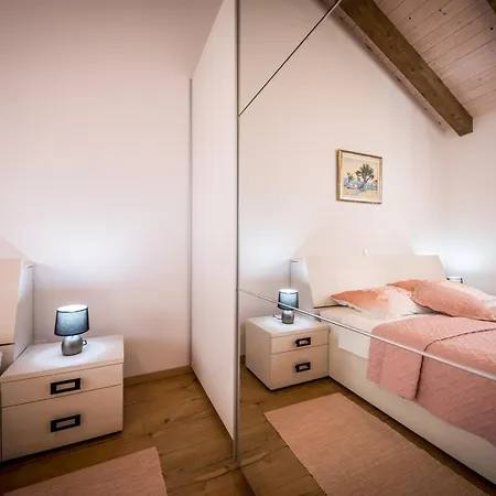 Ellu Apartment *