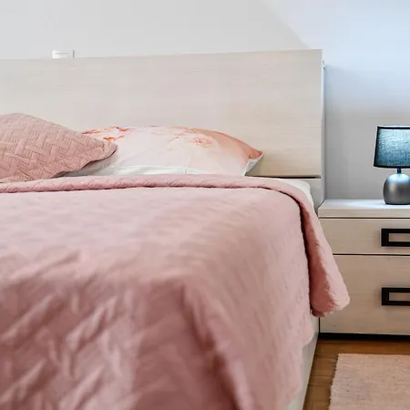 Apartment Ellu