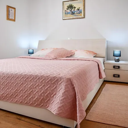 Ellu Apartment