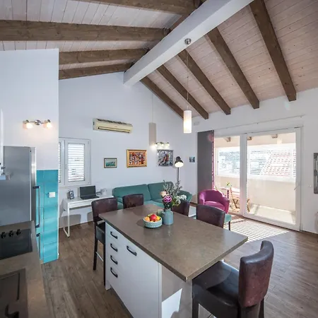 Ellu Apartment